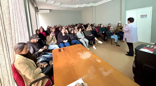 A entidade reuniu equipes das UBSs para mais uma etapa do projeto piloto
atendimento a pessoas com TEA.