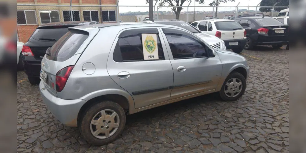 Golpistas fugiram, mas abandonaram carro usado na fuga