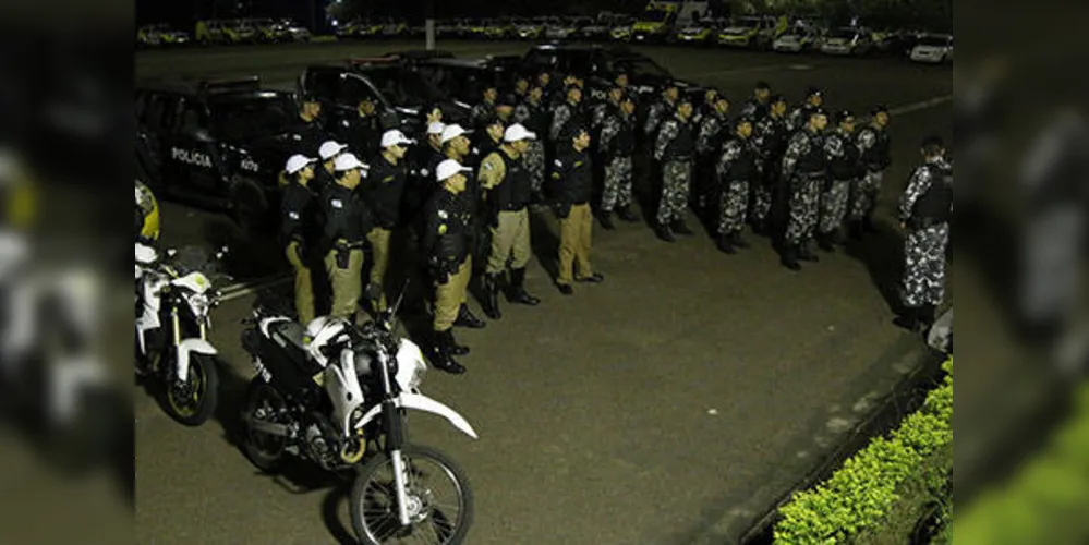 Operação contou com cerca de 50 policiais e 15 viaturas
