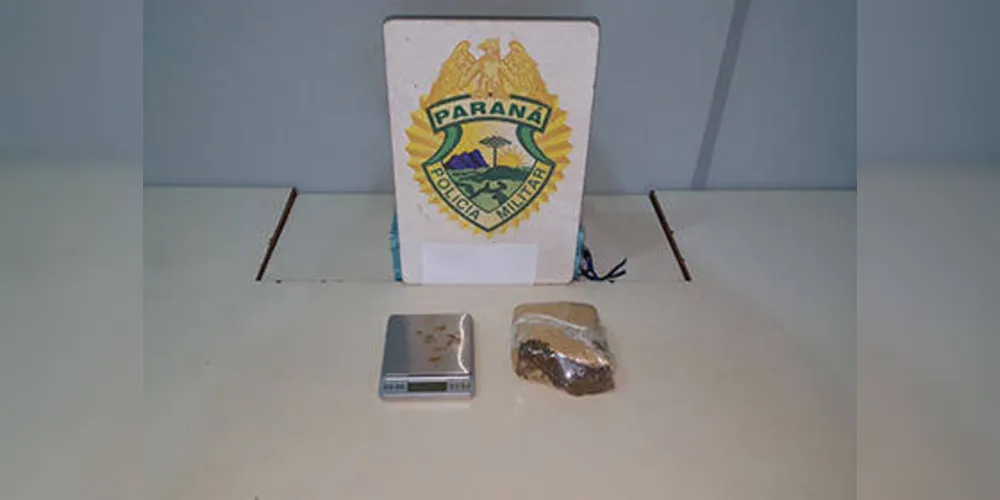 PM ainda apreendeu quase 400 gramas de maconha durante a ocorrência