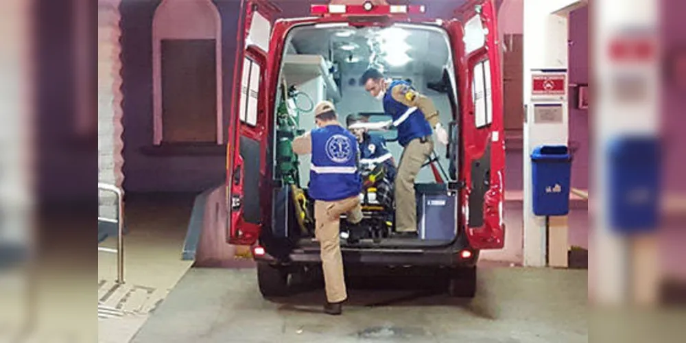 Jovem foi levado pelos bombeiros até a Santa Casa