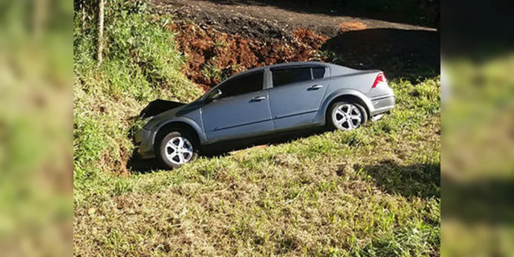 Dentro do carro, foram encontrados quase 500 quilos de maconha
