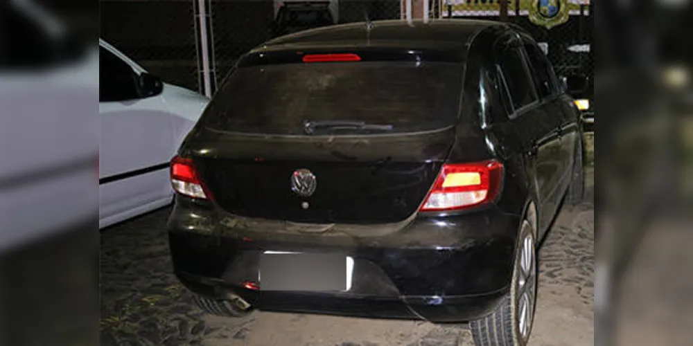 Carro usado pelo casal também foi apreendido pela Polícia Militar