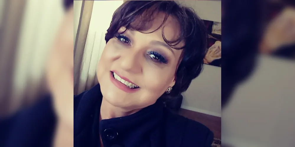 BDAY - A artista plástica Solange Leminski recebeu os cumprimentados na última semana pela passagem de seu aniversário. Da coluna RC os votos de realizações e alegrias.