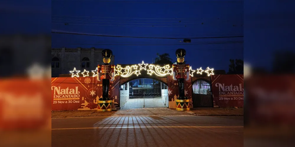 Imagem ilustrativa da imagem Decoração do ‘Natal Encantado’ começa a tomar forma em PG