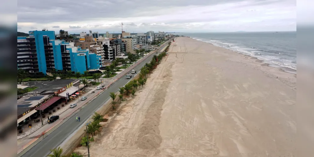 Obras da engorda da orla da praia de Matinhos