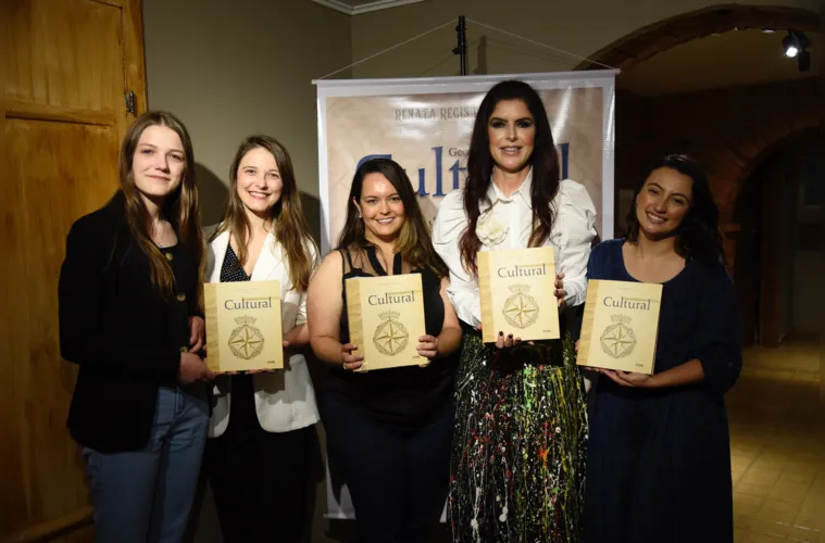 Érika Blonski, Josiane Blonski, Ana Caroline Machado, Renata e Verônica Queji de Paula