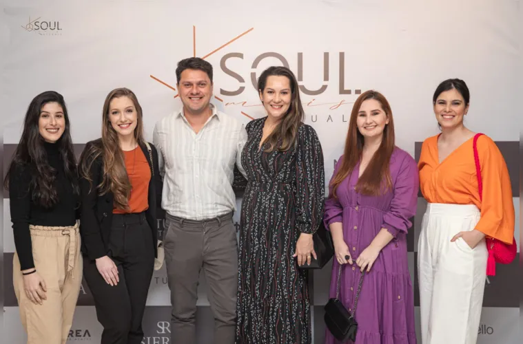 Juliana Maciel, Rafael Dutra e equipe do escritório Juliana Maciel Arquitetura e Interiores