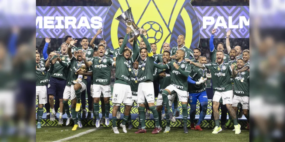 Palmeiras recebe troféu de campeão do Brasileirão Assaí 2022