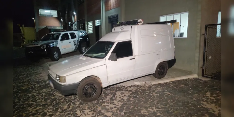 Veículo Fiat Fiorino foi encaminhado à 13ª Subdivisão Policial de Ponta Grossa