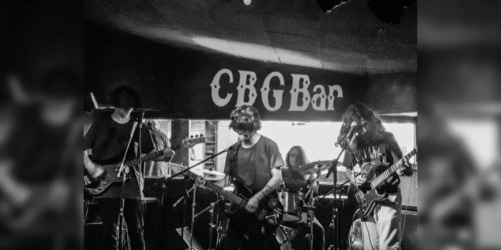 A banda 'Velut Luna' se apresenta no bloquinho Only Vans nesta sexta no Baiacu