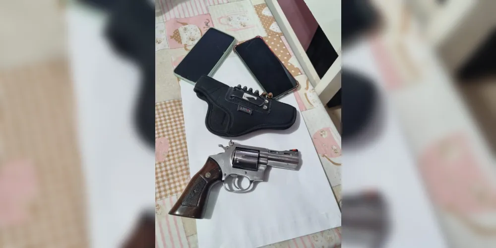 Um homem foi preso em flagrante por posse irregular de arma de fogo