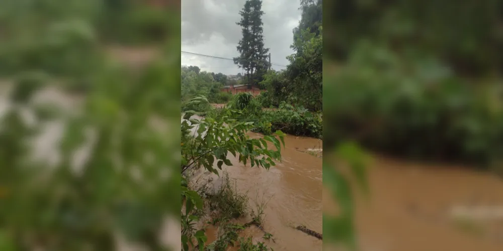 Na rua Conde de Monsavaz, casas chegaram a ficar debaixo d'água