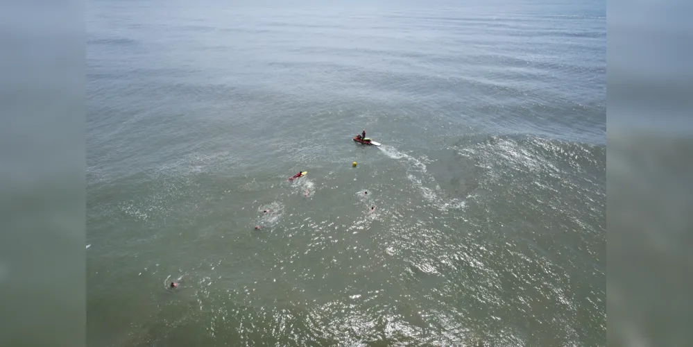 Corpo de Bombeiros inicia o curso Surf-Salva durante o Verão Maior Paraná -