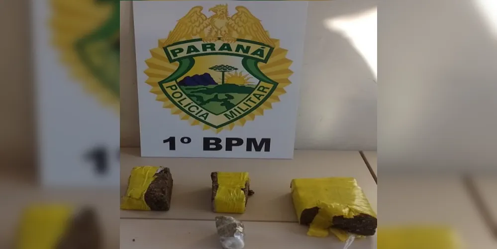 470 gramas de maconha foram encontradas no automóvel