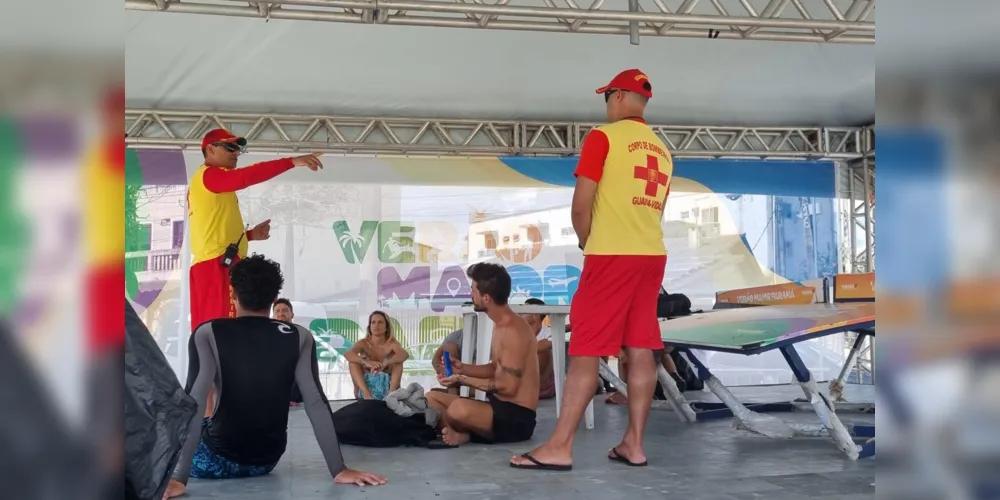 Corpo de Bombeiros inicia o curso Surf-Salva durante o Verão Maior Paraná -