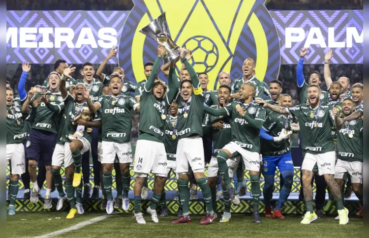 Palmeiras recebe troféu de campeão do Brasileirão Assaí 2022