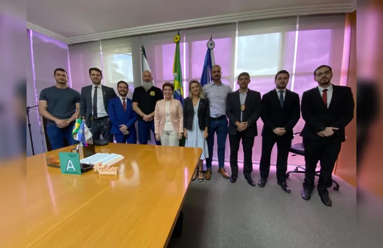 A visita foi realizada na manhã desta terça-feira (10)