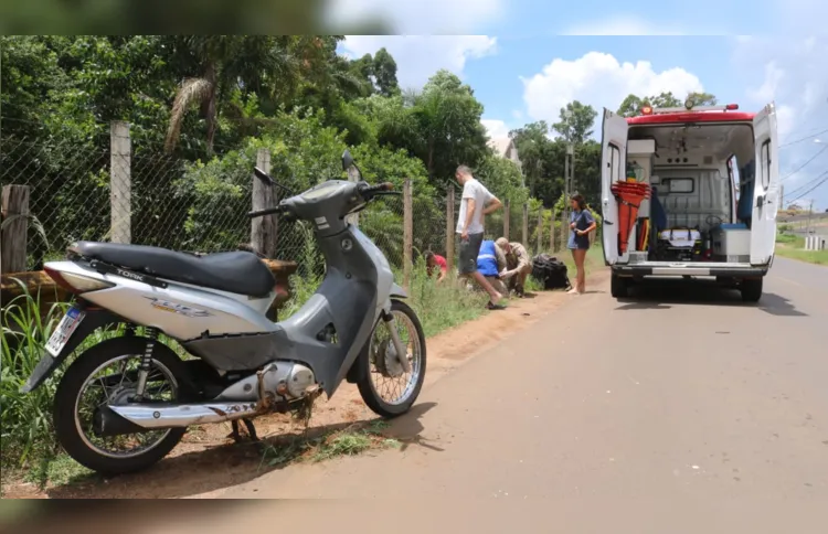 A motociclista seguia pela Avenida General Bonde quando foi atingida