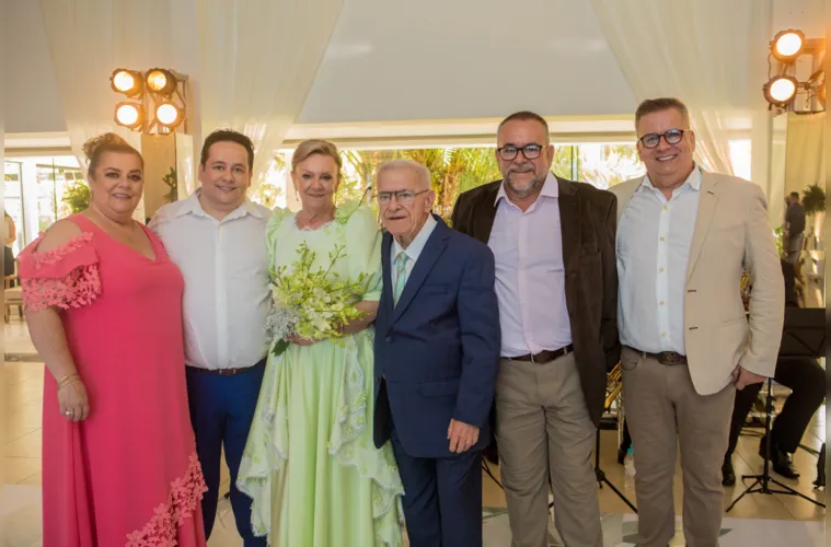 Luciane Cury, este colunista, Teresa E. Justus Cury, Carlos Alberto Cury, Chafic Cury Neto e Mauricio Cury