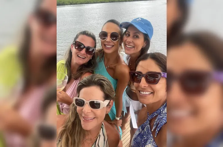 Curtindo a temporada de verão em Caiobá no litoral paranaense as amigas Maytê Milleo, Roberta Nascimento Damiani, Tatiana Hyczy, Larissa Hyczy Bacila e Nicole Queiroz Hauer.