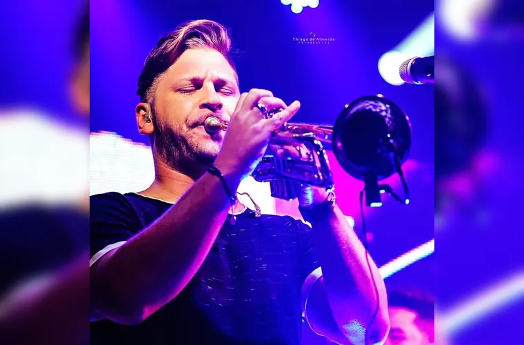 O publicitário e músico Felipe Stadler receberá as felicitações pela passagem de seu aniversário nesta quinta-feira (26). Da coluna RC os votos de alegrias e sucesso.