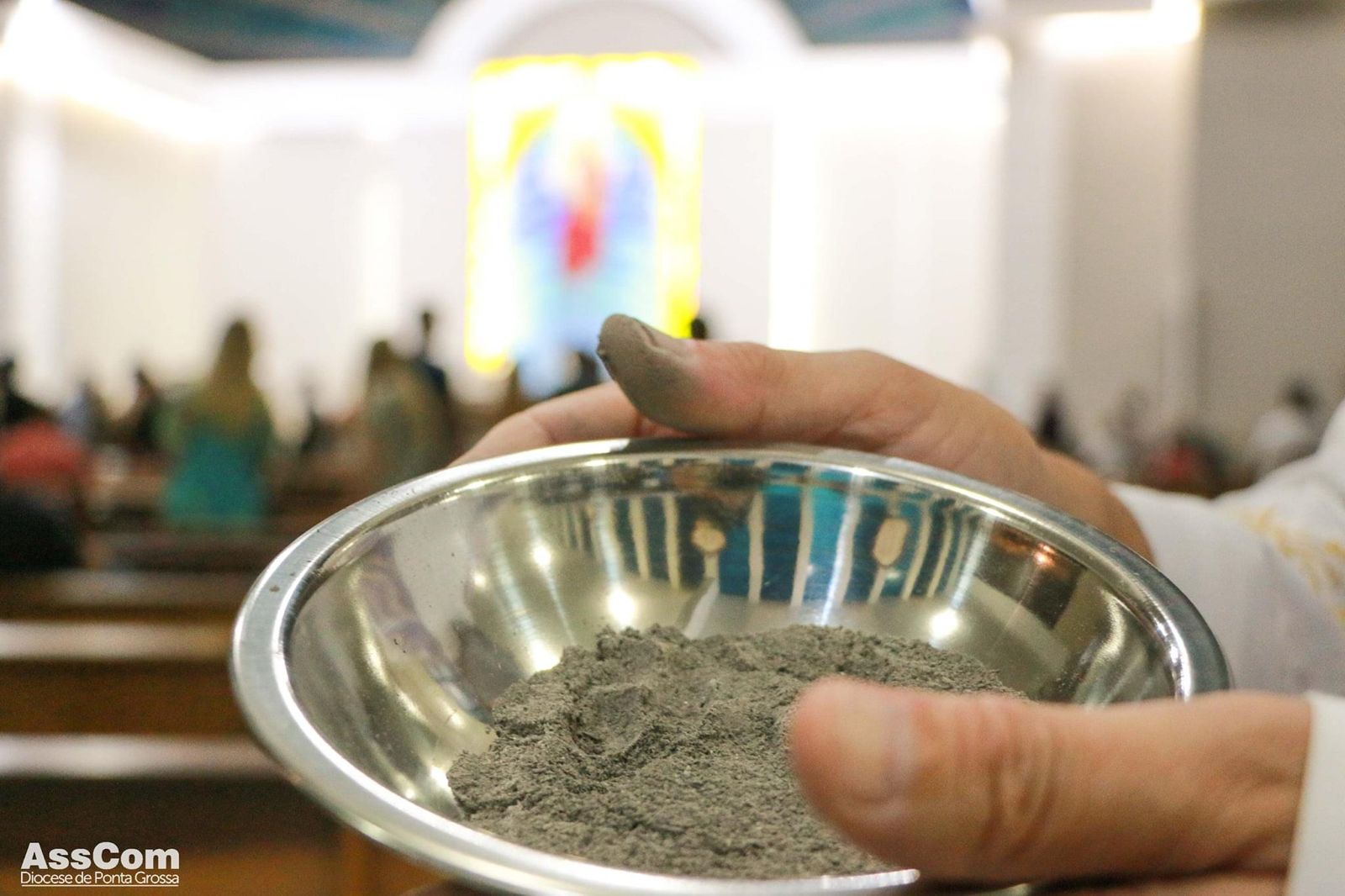 As paróquias de toda a Diocese terão missa com imposição de cinzas nesta quarta-feira