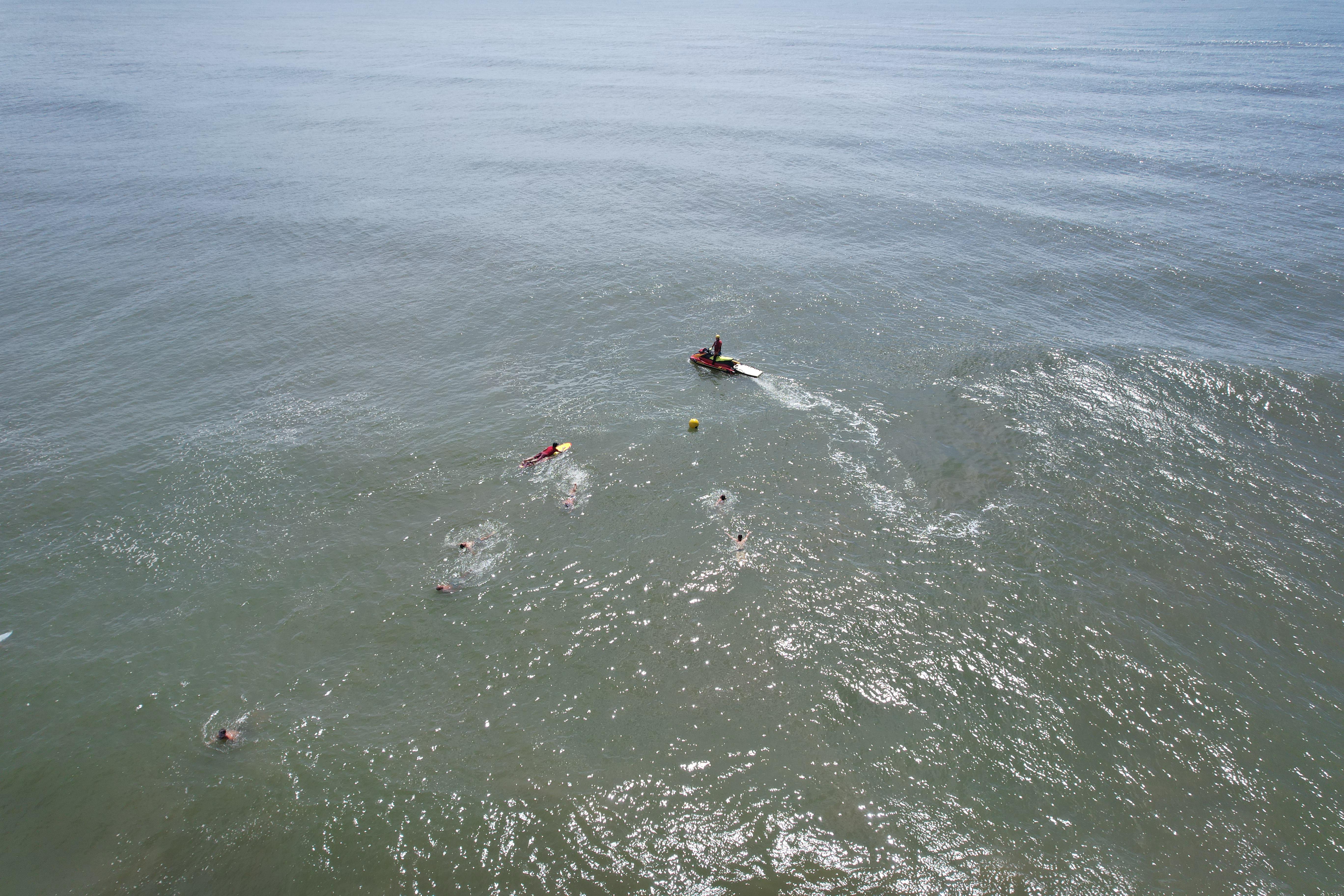 Corpo de Bombeiros inicia o curso Surf-Salva durante o Verão Maior Paraná -