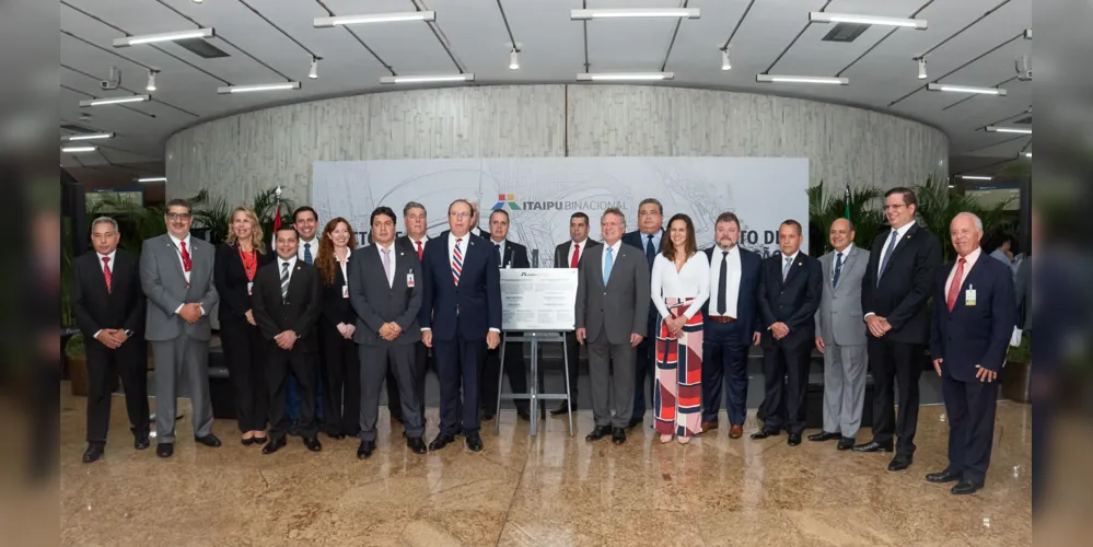 A liquidação da dívida foi celebrada em uma cerimônia oficial no Edifício da Produção da usina