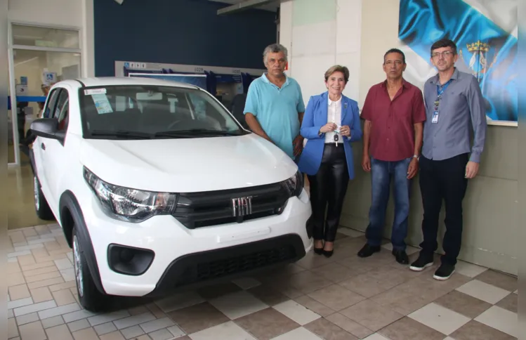 O ganhador do automóvel foi o senhor Ary Camargo Fernandes, que trabalha como vendedor de cachorro quente