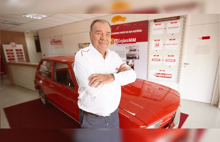 Jeroslau Pauliki vendeu uma VW Brasília de cor laranja para fundar a primeira loja do grupo, inaugurada em 1978