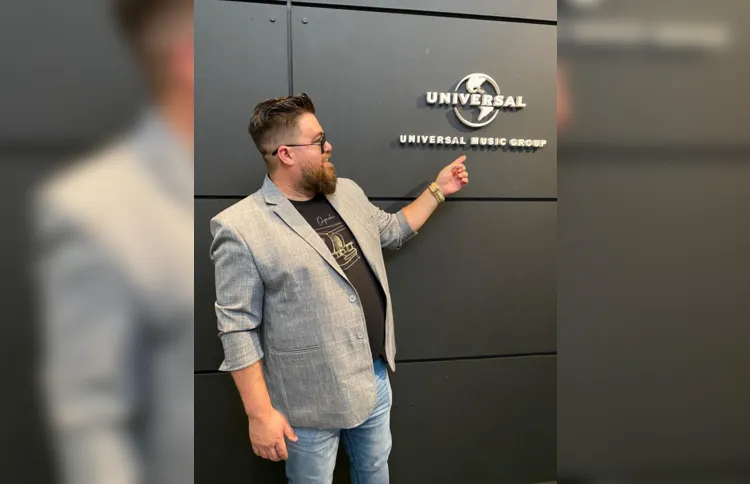 Mack, visitando a Universa Music