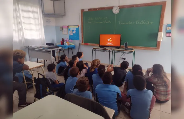 A turma mesclou atividades tradicionais com a videoaula produzida pelo projeto Vamos Ler