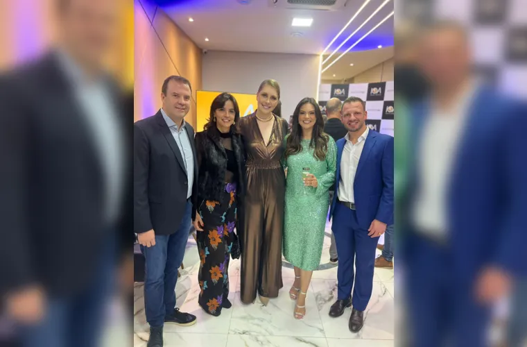 Na última terça-feira (25), aconteceu a inauguração da unidade da rede IOA em nossa cidade. O Instituto Orofacial das
Américas atua com excelência há mais de 20 anos em várias
cidades brasileiras. No registro na noite de inauguração, Daniel Farhat, Camila Maggi, Camila Scremin, Eloise Mongruel e Murilo
Borges