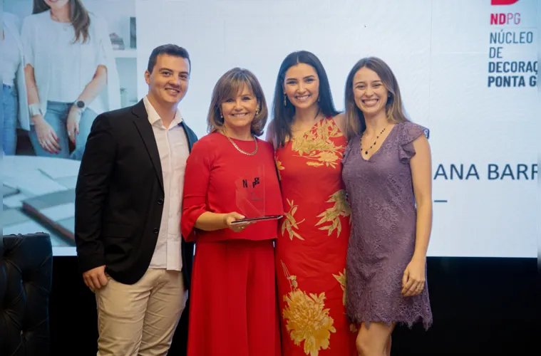 Guilherme Neiverth, Mary Jean F. Barros, Paula F. Barros e Juliana G. Neiverth