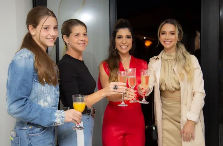 Isabelle Hilgemberg, Arielle Hilgemberg, Andressa Brunelli e Vanessa Diavan Fonseca