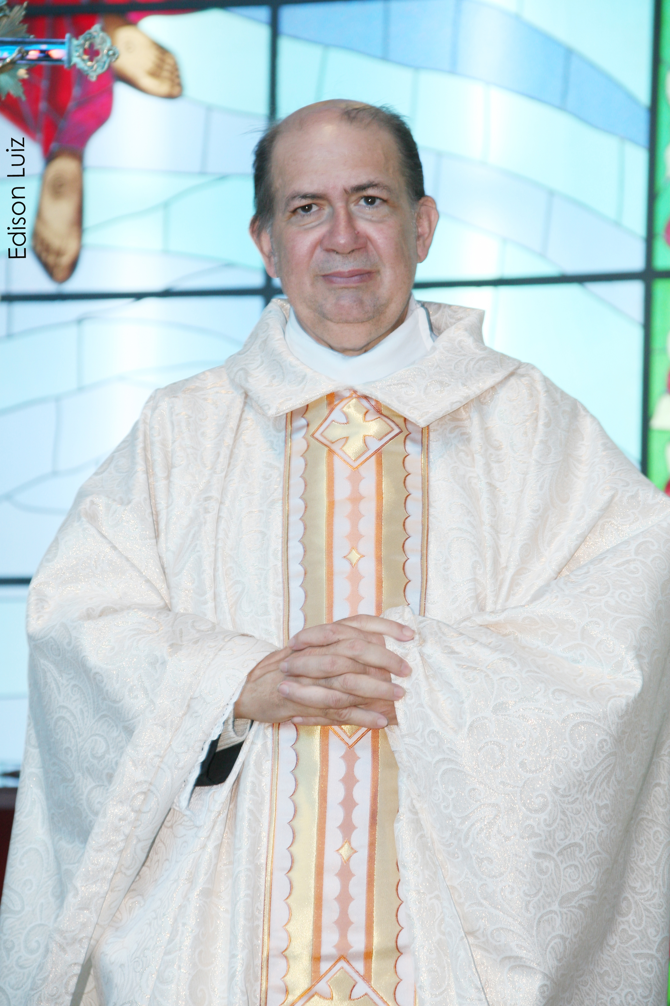 Padre Wilton de Moraes Lopes, fundador da Congregação da Copiosa Redenção, Cidadão Honorário do Paraná,
na última quinta-feira (27), recebeu as felicitações pela passagem
de seu aniversário. Da coluna RC os votos de pronto restabelecimento.