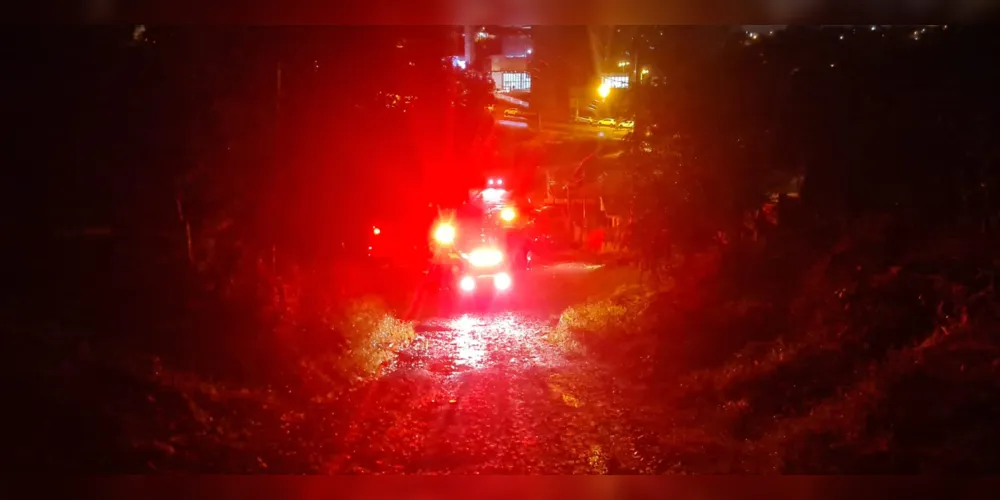 Equipes do Corpo de Bombeiros (Siate) e do Samu prestaram atendimento ao caso