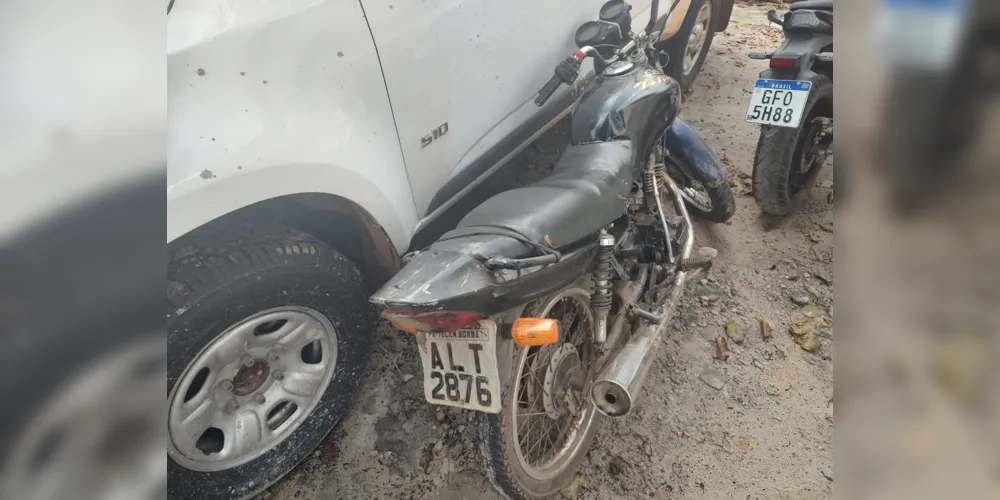 Moto com irregularidades foi apreendida na Avenida Vicente Machado