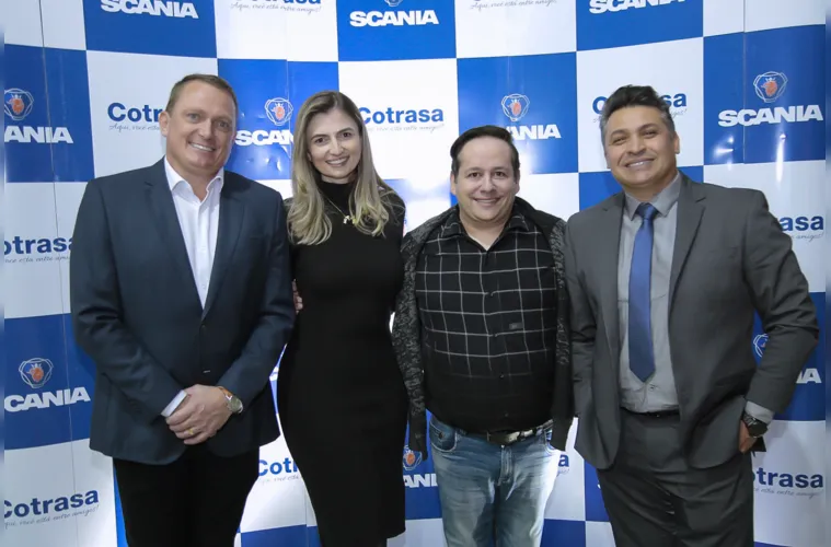 Cristiano Locatelli, Valeria Locatelli, este colunista e Giovani Roque