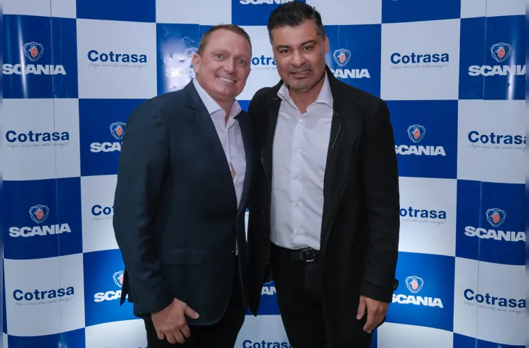 O empresário Cristiano Locatelli e o Secretário de Estado da
Inovação, Modernização e Transformação Digital Marcelo Rangel, que na ocasião representou o governador do Estado