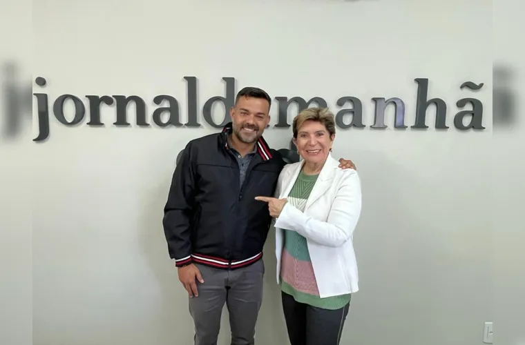 A prefeita de Ponta Grossa, Elizabeth Schmidt, esteve na sede do Jornal da Manhã e Portal aRede na tarde desta terça-feira (4) e parabenizou o JM pelos 69 anos de fundação do impresso, o mais antigo diário em circulação ininterrupta na cidade. Elizabeth encontrou um espaço em sua concorrida agenda como representante do Executivo e foi recebida pelo diretor do Grupo aRede, Eloir Rodrigues.