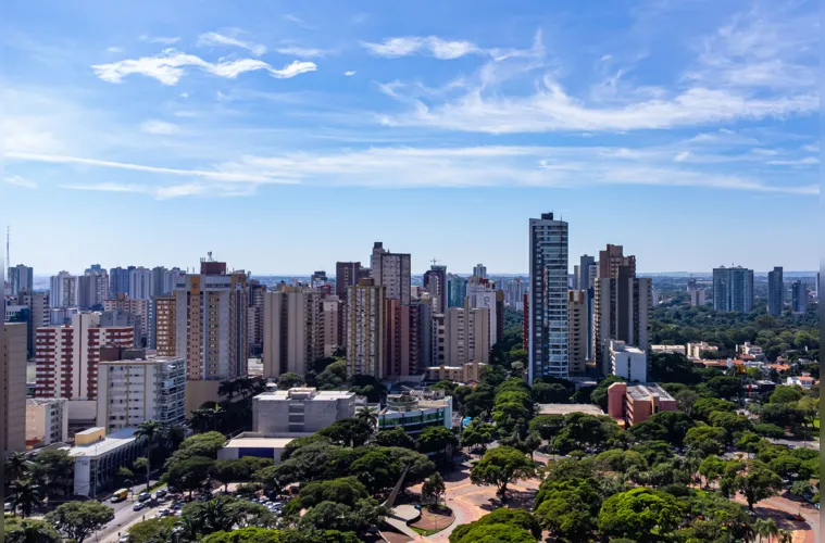 Maringá possuí 409.657 habitantes, um crescimento de 54.225 habitantes desde o último Censo