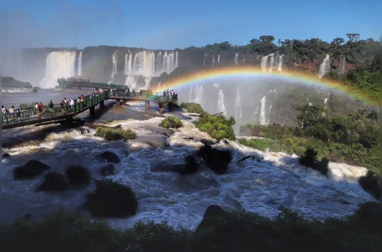 O Estado teve o maior avanço do setor no mês de março no Brasil, com crescimento de 2,6% em relação a fevereiro. O resultado foi positivo também no trimestre, com aumento de 17,6% nas atividades nos três primeiros meses do ano, o segundo melhor número do País no período