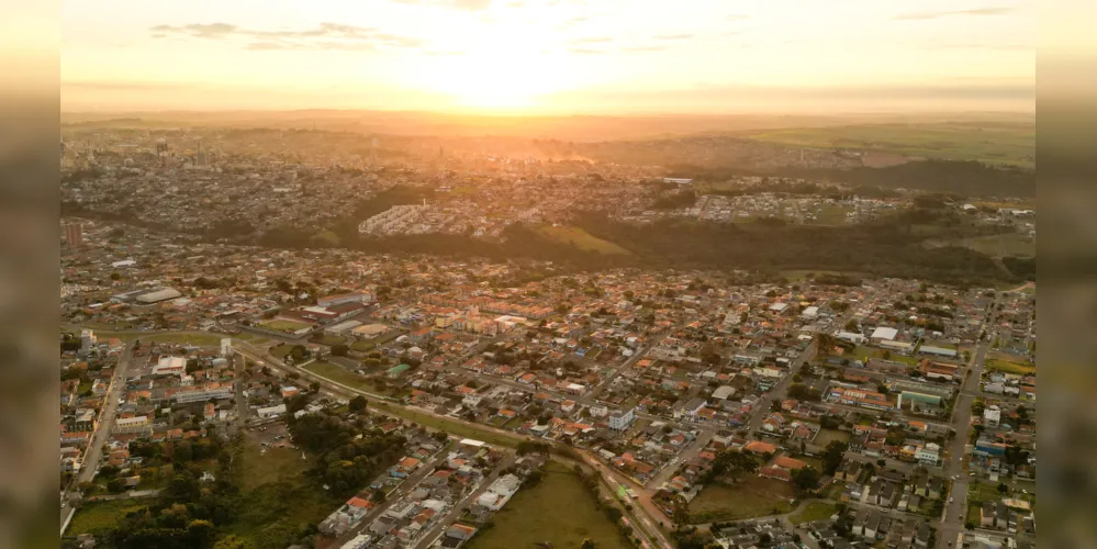 Vista aérea da 'Princesa dos Campos Gerais'