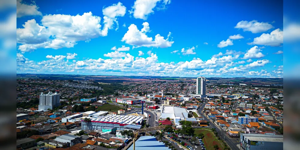 Vista aérea do município de Ponta Grossa, região de Uvaranas