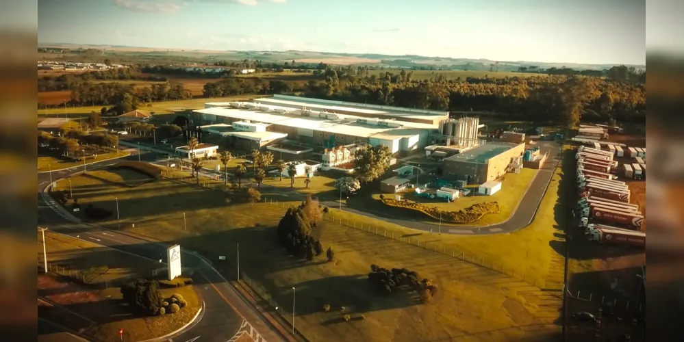 Vista aérea da fábrica da Tetra Pak, em Ponta Grossa