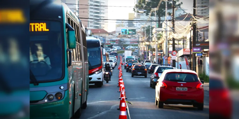 Trabalhos na 'Emílio de Menezes' alteraram trânsito na 'Mauá'