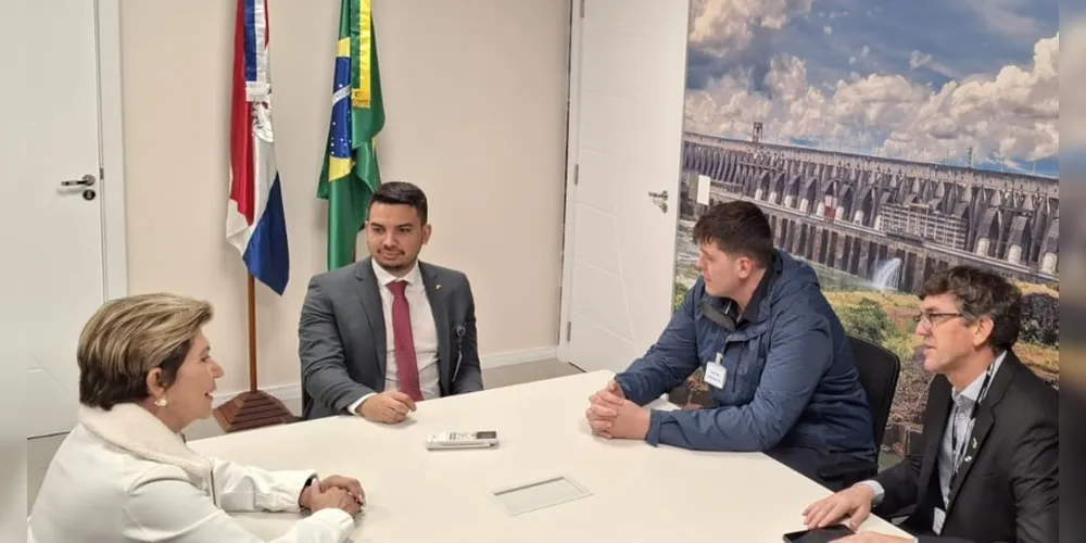 A prefeita publicou sobre a reunião em suas redes sociais nesse sábado (19).