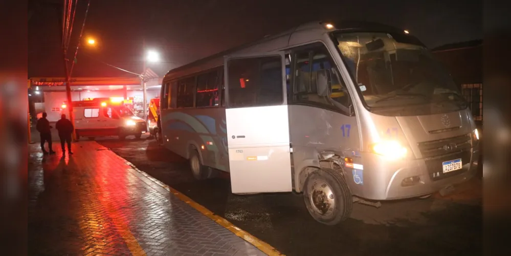 Acidente aconteceu na madrugada deste sábado (29)